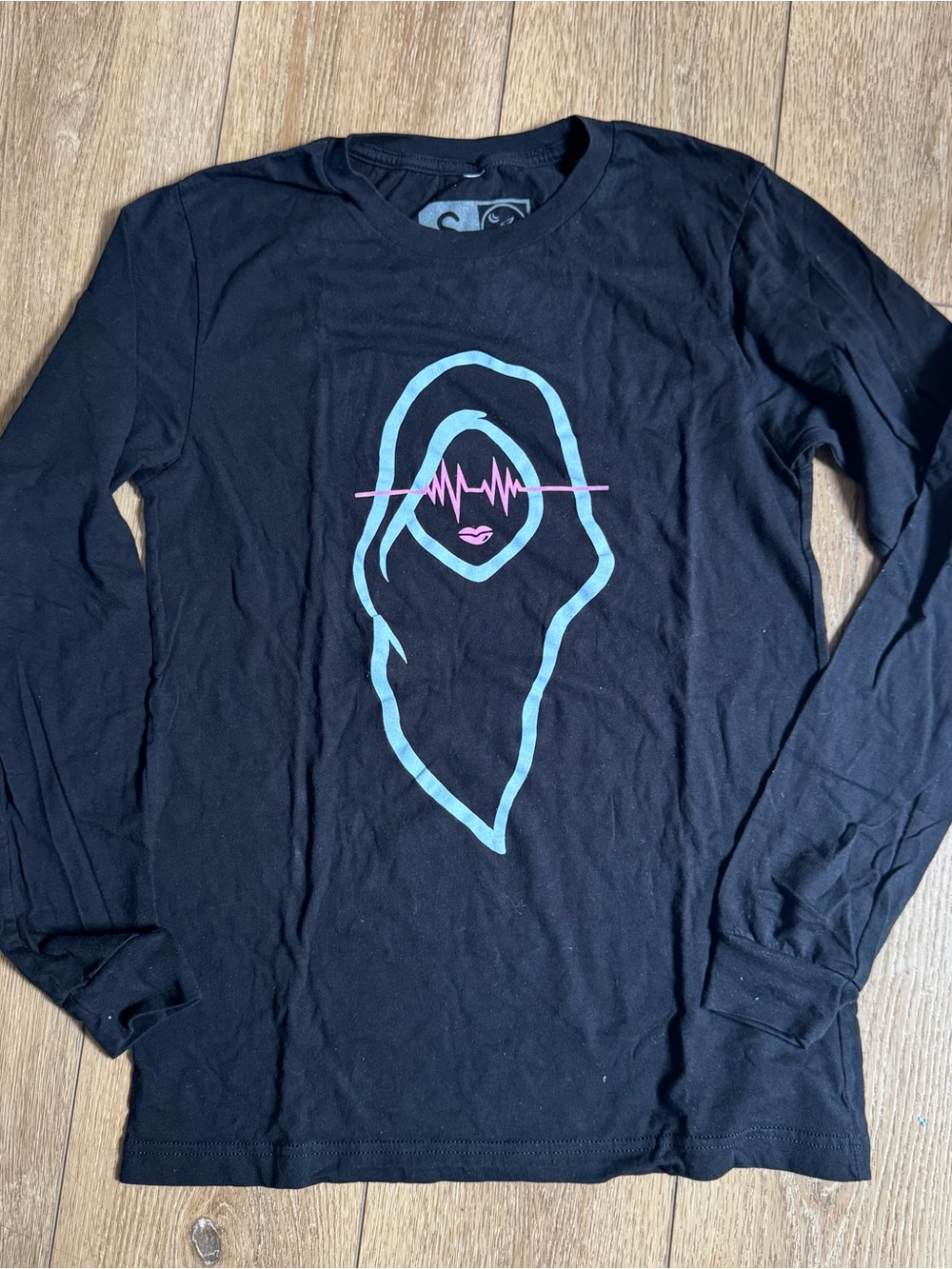 EUC - Musafir Clothing Co -Black Long-Sleeve “Pulse” Tee
